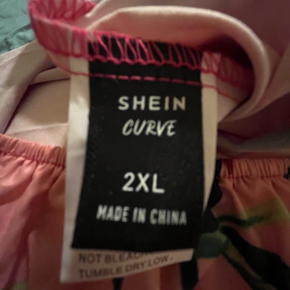 SHEIN floral top - Picture 3 of 3